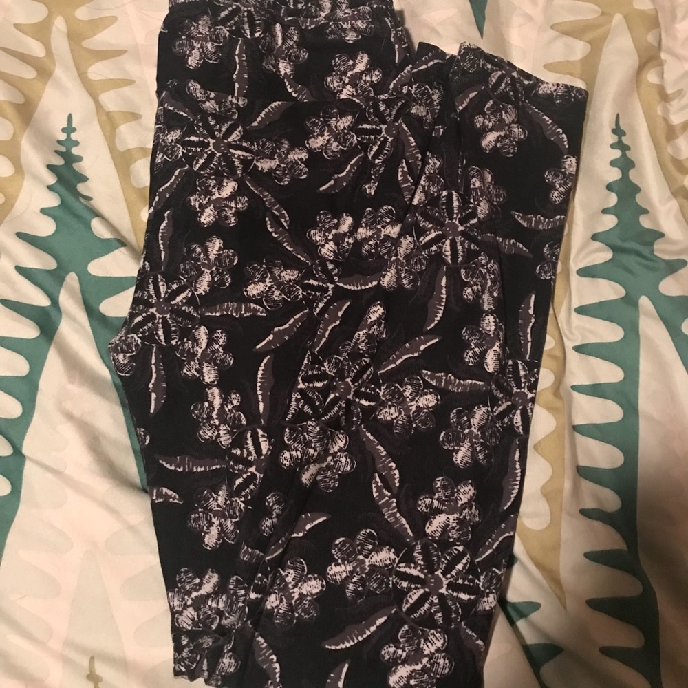OS Lularoe leggings